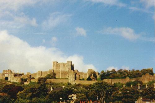dover1.jpg (24039 bytes)
